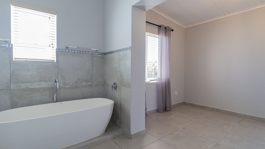 3 Bedroom Property for Sale in Lampiesbaai Western Cape